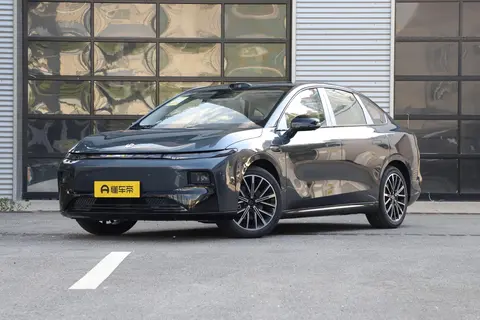 开了一周零跑B01，发现有三个惊喜，这车适合有娃家庭