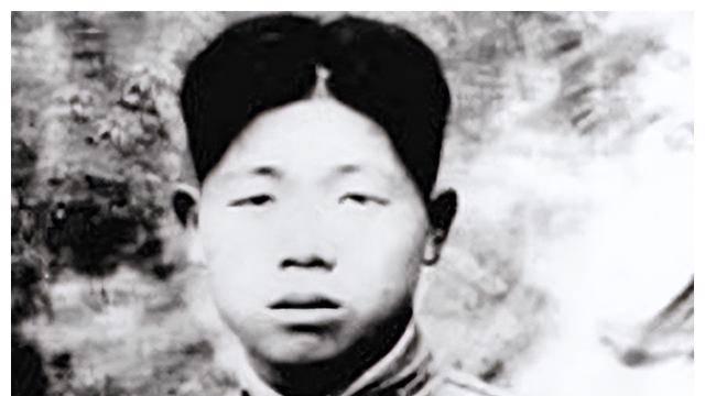他是中野副司令，被拟定为兵团司令，让陈锡联、陈再道当左右副手