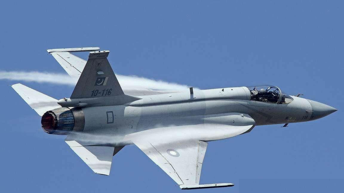 枭龙Block3抢先落地阿塞拜疆，亚美尼亚连夜找印度“借外挂”