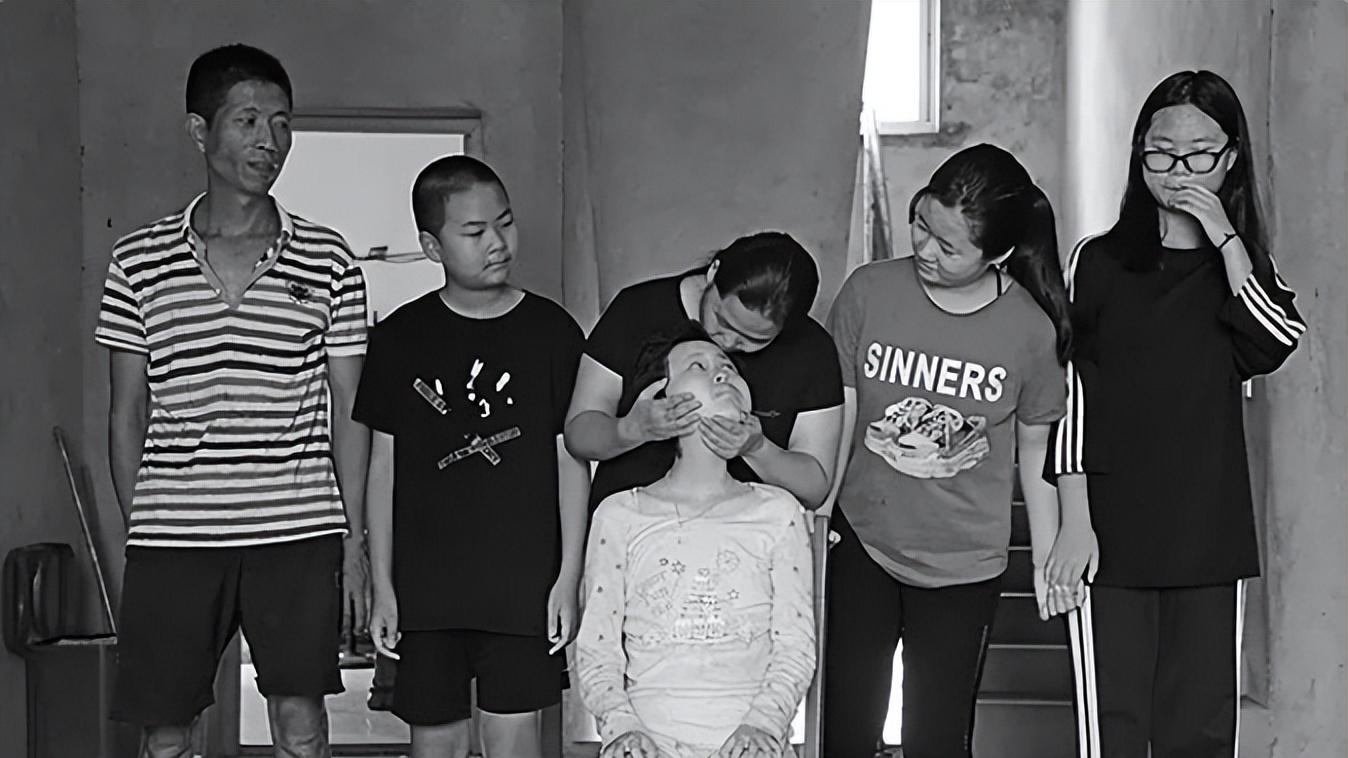 15岁白血病少女最后的24天，放弃治疗回家等待死亡，劝妈妈别哭