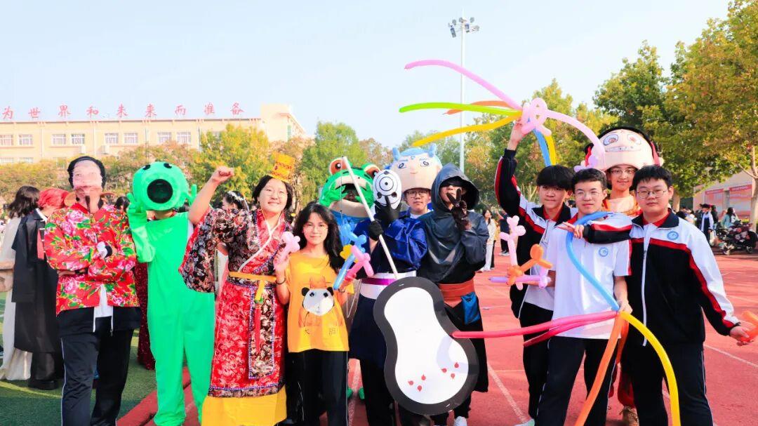 嗨！介绍一下，这是我在武邑宏达的朋友！