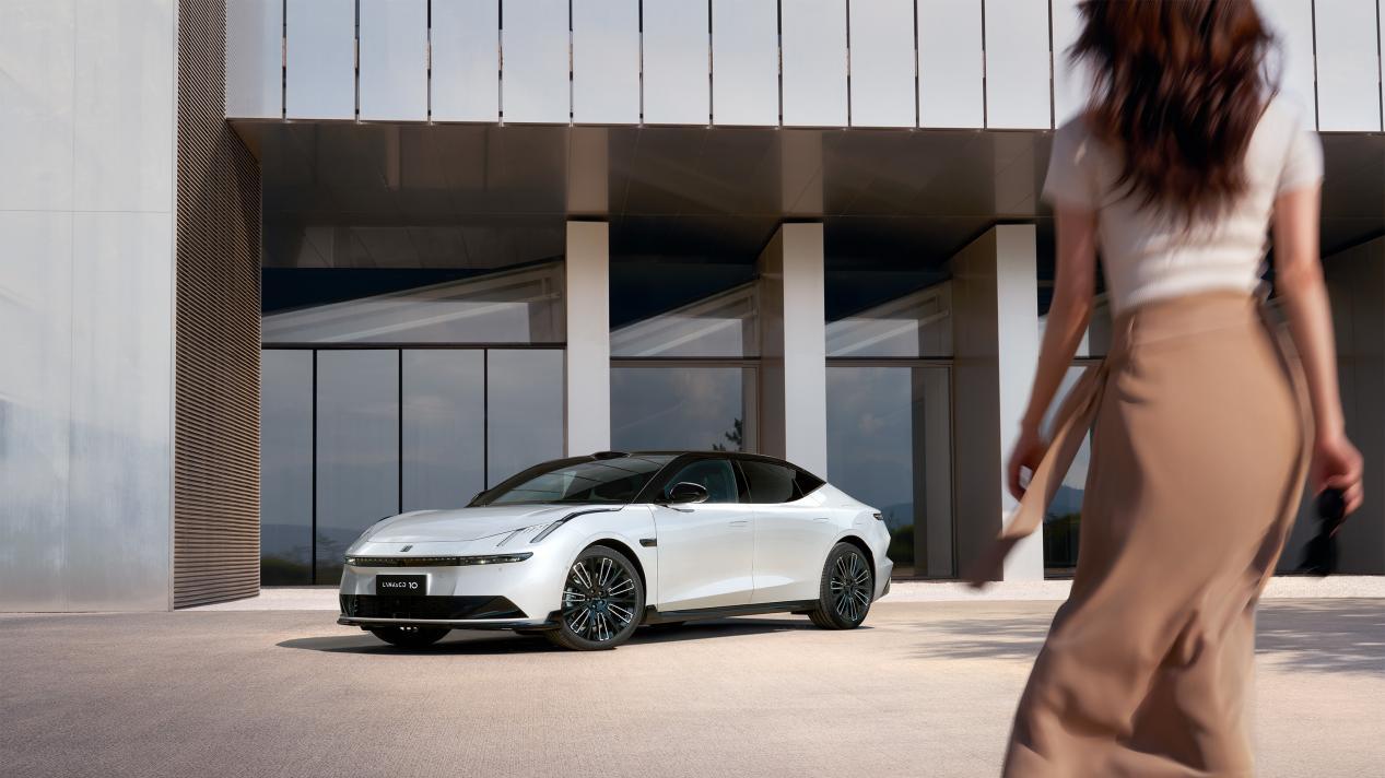 混动轿车圈迎来新高度，领克 10 EM-P 靠硬实力坐稳杰兰路榜单第一