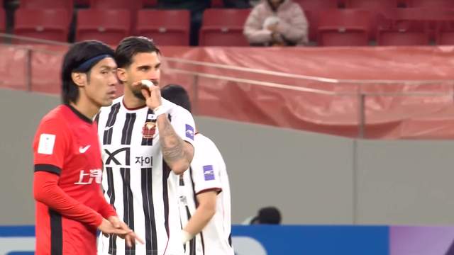 1-3，海港亚冠1平4负，林加德2球1助攻与张琳芃冲突 外战判若两队