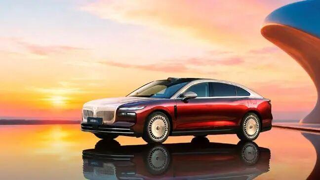 岚图追光L身怀绝技攻擂，自主豪华轿车迎来“破晓”时刻