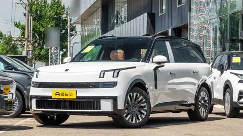 深蓝S09与竞品空间与智能对比，谁更适合家庭出行？