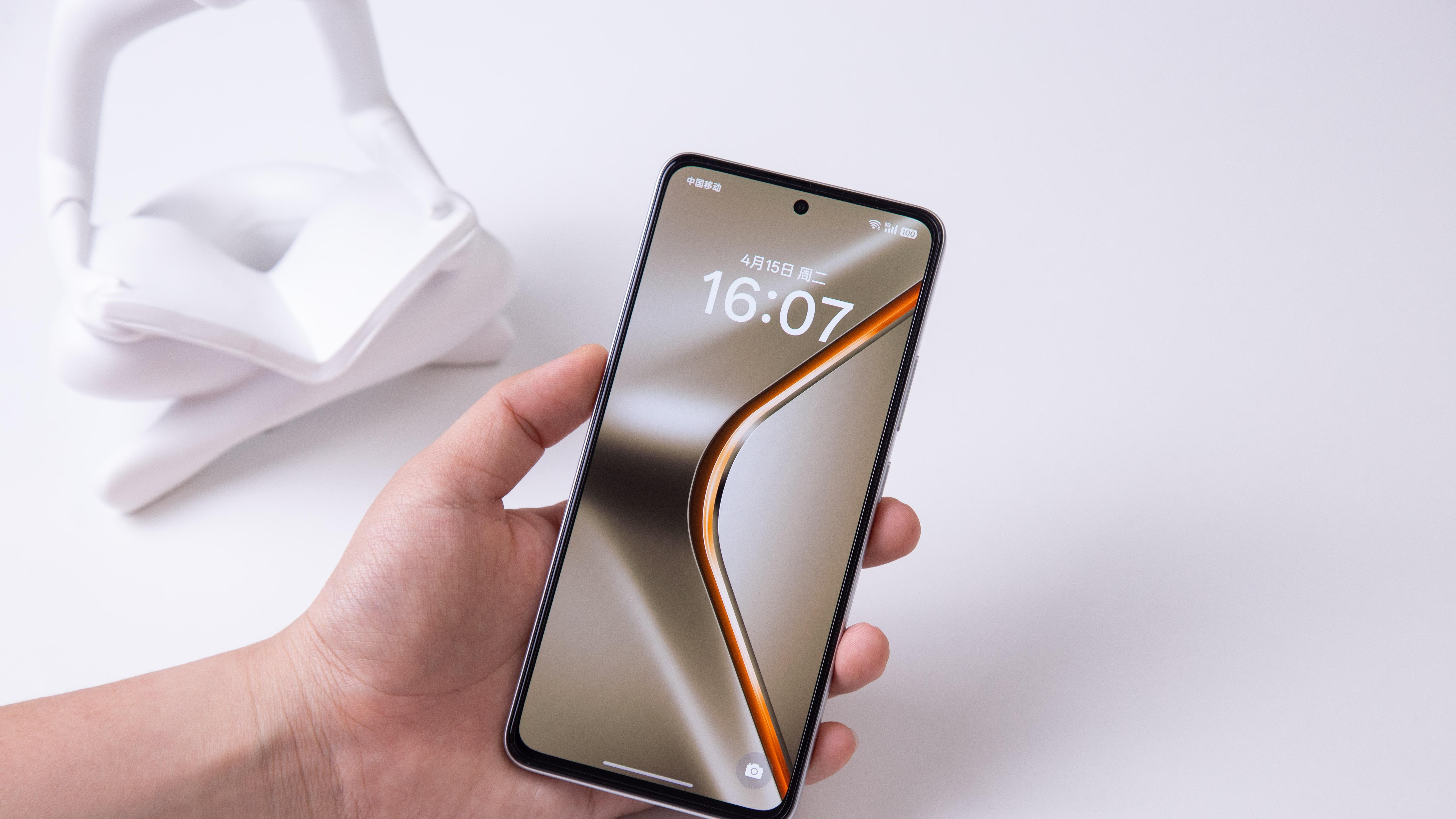 五一出门怕半路没电？OPPO K12s直接解决烦恼