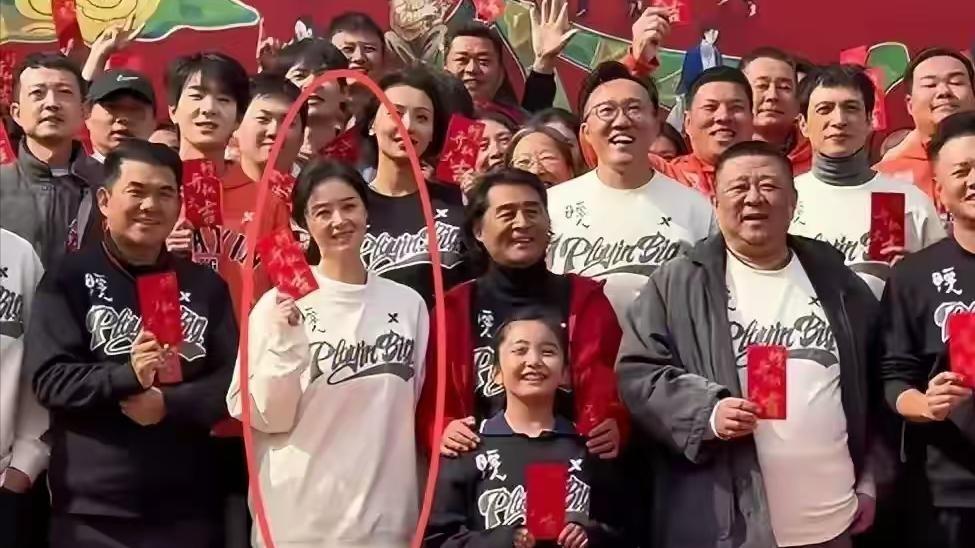 明星“冻龄”神话破灭，滤镜和真实谁更重要