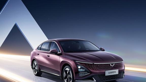 五菱星光PHEV配置解读，B级混动，撬动了谁的心？