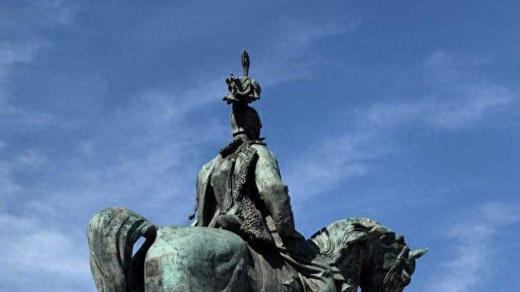 前三头同盟的 “最强战神”，为何在埃及就被割了头？