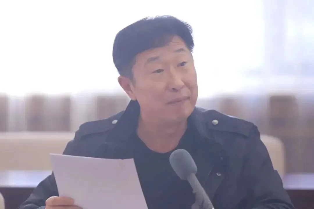 林永健《人民日报》发文怒斥顶流演员自带编剧乱改剧本，杨幂、赵丽颖、肖战等被网友列入对比名单