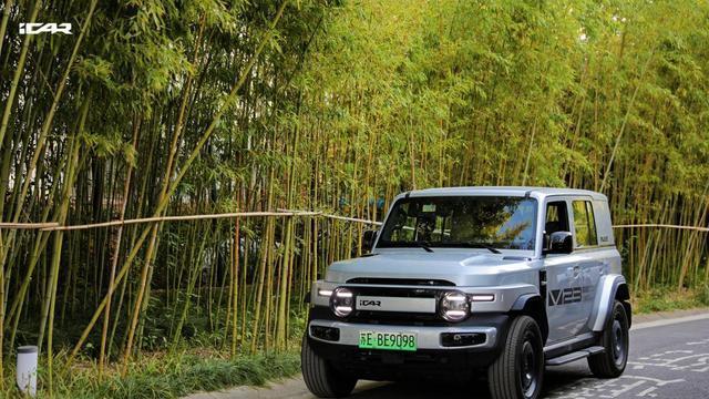 iCAR V23智驾版正式上市，标配猎鹰智驾500，上海地区起售价11.98万元