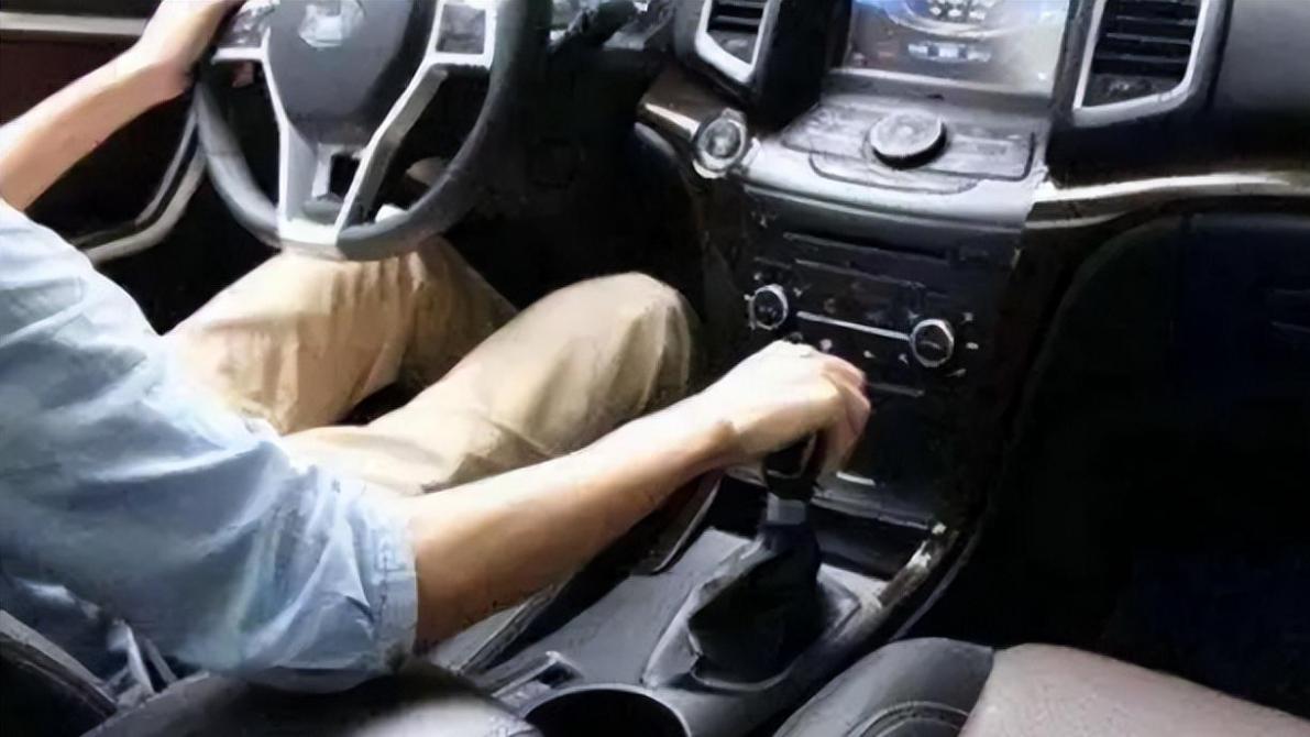 如何判断一个人是不是老司机？内行人：有几个很隐蔽的细节！