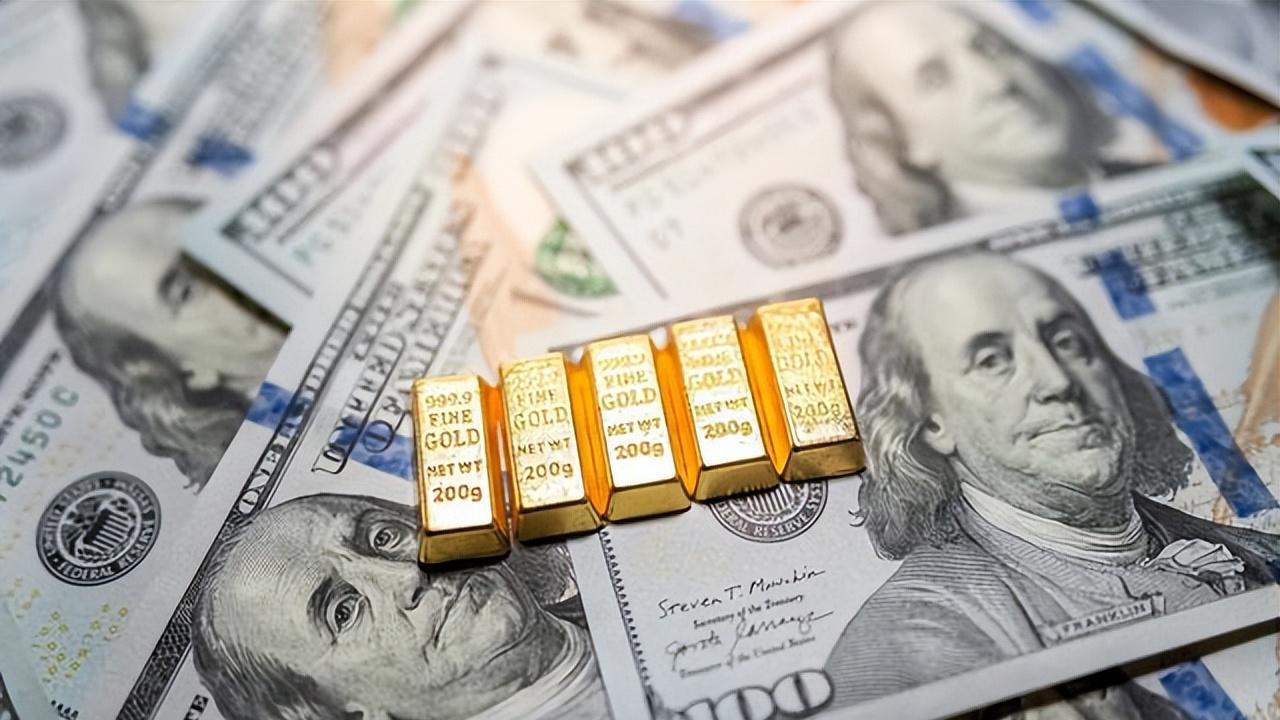 美国国债再次拉响警报，一架美国专机落地北京，前财政部长来求援