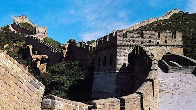 长城那么矮，随便架点东西就能爬过去，真能抵御住匈奴吗？