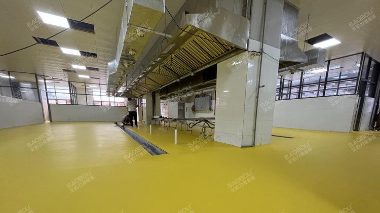 中央厨房地面用什么材料最好？环氧地坪、聚氨酯砂浆地坪还是瓷砖？