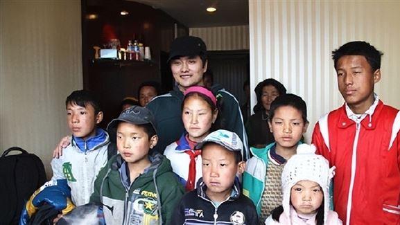 抛弃“槽糠之妻”，娶小十岁北大才女，如今终于付出“代价”