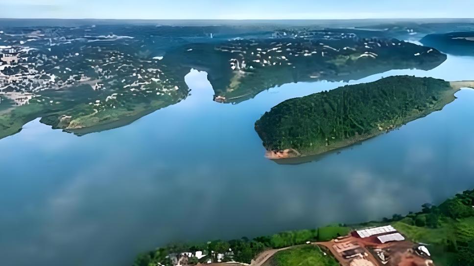 同样一条河为何养活了两个命运相反的国家？