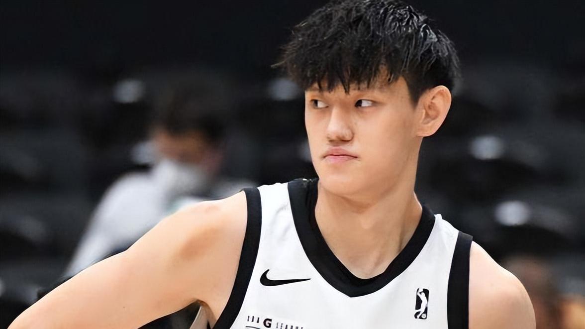 曾凡博在NBA太普通！马健：他流量高 如此经历已比美国多数球员强