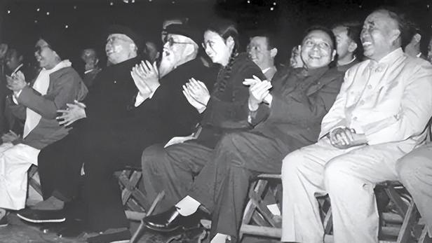 苏共二十大赫鲁晓夫做秘密报告，朱德邓小平四次联名致电党中央