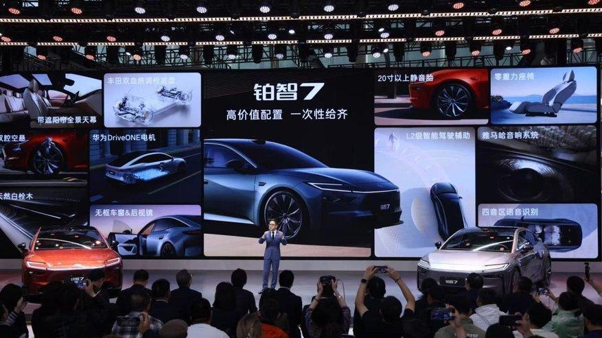 域控油车和鸿蒙电车，广汽丰田两款新车引领行业革新