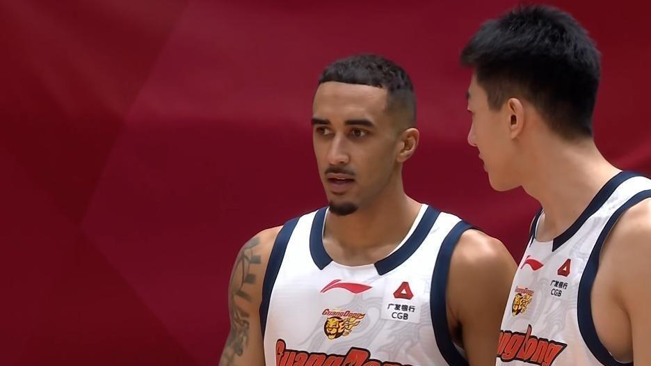 44犯55罚+3分险胜浙江，广东5人暴走2人低迷，杜锋两大惊喜收获曝光