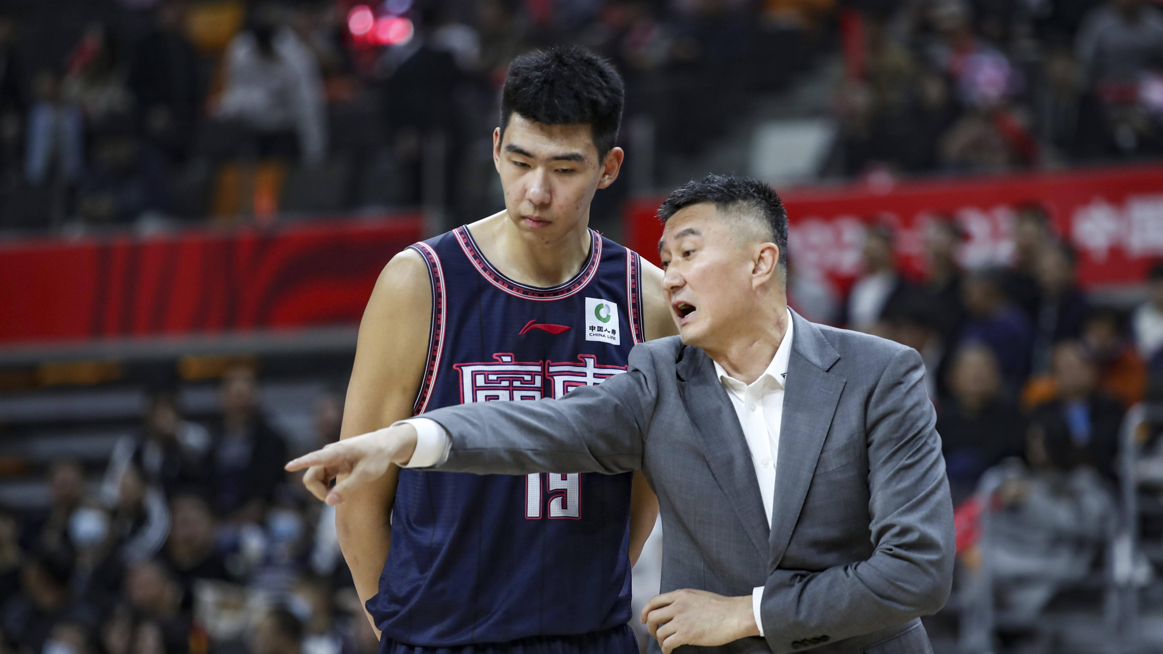 广东德比大战！杜锋碰２难题，张昊伤病谜底揭晓，米切尔押宝徐昕