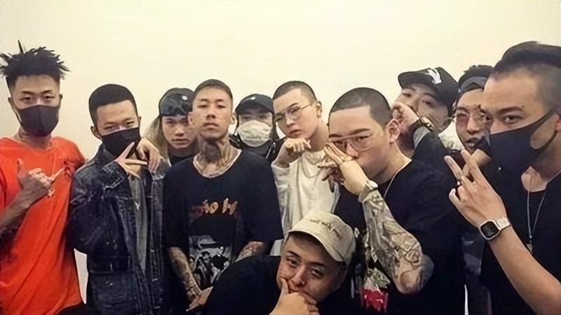 李小璐“夜宿门”阴影，星二代也逃不过网暴，甜馨的微笑还能撑多久？