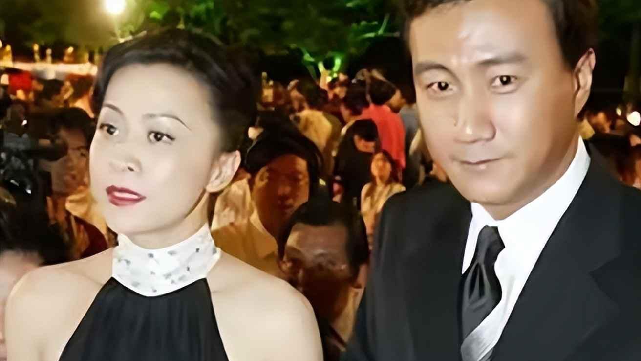 胡军没想到，自己辛苦养大的17岁儿子，如今已开始给刘嘉玲长脸了