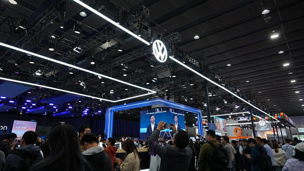 2600万用户撑腰，上汽大众的“定力”让谁慌了？