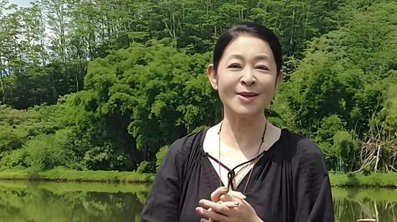 倪萍：父亲到死我都没喊他一声“爸”，母亲的仇恨教育刻骨铭心！