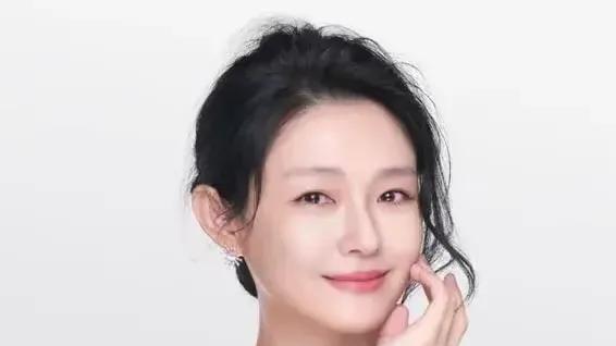 大S最后广告停播财产分割引争议



大S最后的广告，仿佛人生谢幕前的耀眼闪光。