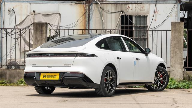 2025款东风奕派eπ007升级上市：配置细节拉满，这次真可以冲了