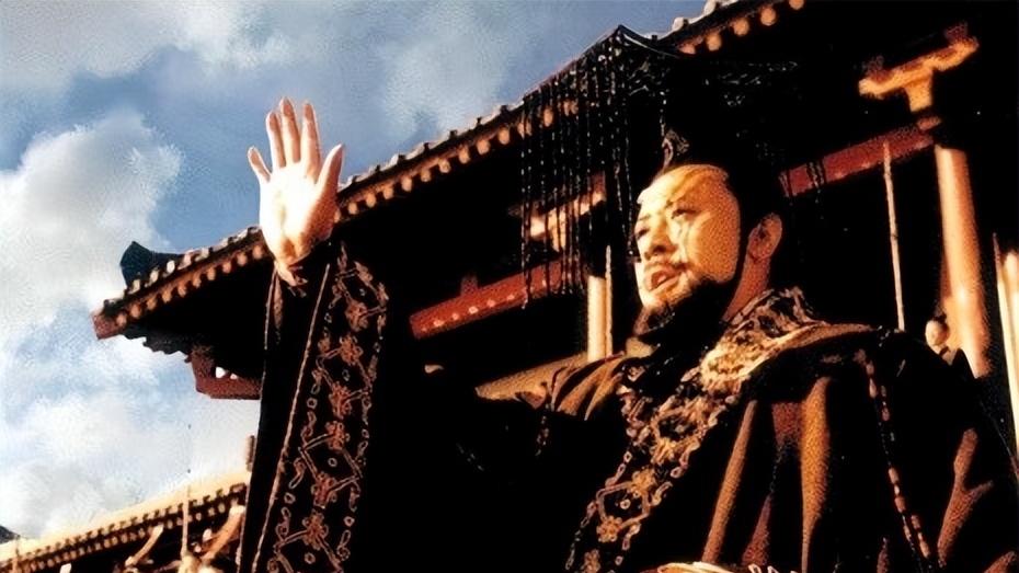 司马迁不敢写的真相！3寸铁钉细节曝光，始皇死前挣扎两小时