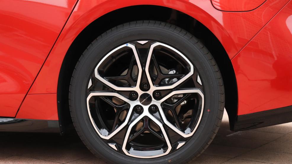 C级车能便宜到什么地步？11.99万起售，它还有额外优惠