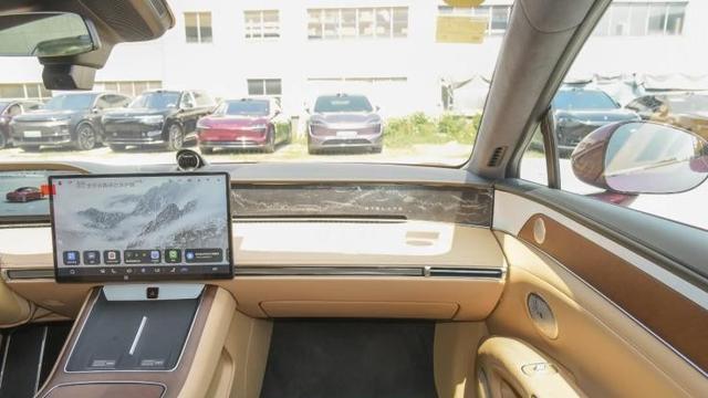 都是华为智驾和座舱，怎么到了享界S9这里，月销勉强够到四位数