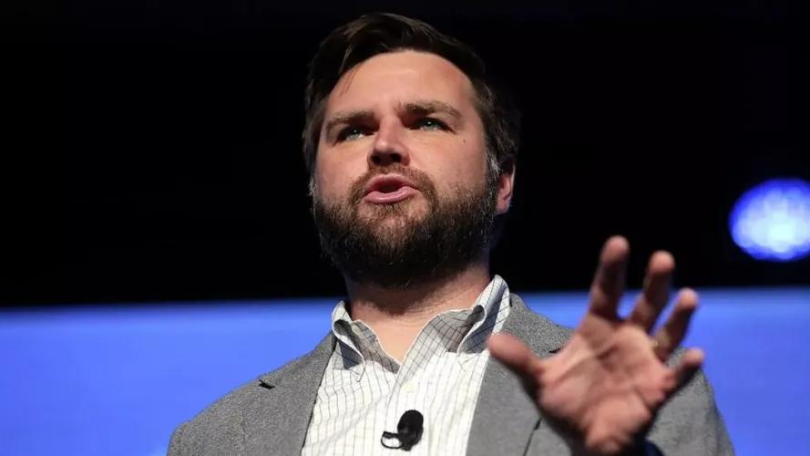 一天两次警告泽连斯基，俄罗斯也替特朗普出头！