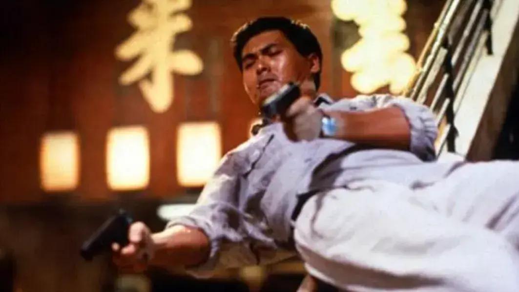 香港警匪片领域，比杜琪峰更有名的导演，为何比杜琪峰更传奇？