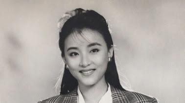 她是央视台长的女儿，各界公认的才女！为何结婚30年却无儿无女？