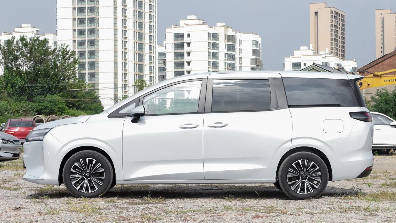 累计订单破万！一车3动力，好坐又好开，侧滑门+独悬，7万多能买