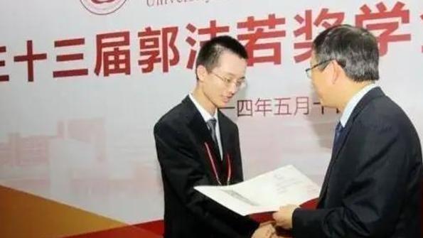 神童陨落？科研受限！中国“石墨烯之光”赴美任教背后藏着多少无奈？