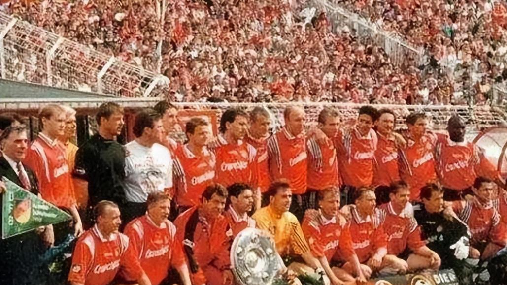 德乙升级大混战！2队42分，3队41分，榜首汉堡3球大胜后又输2球