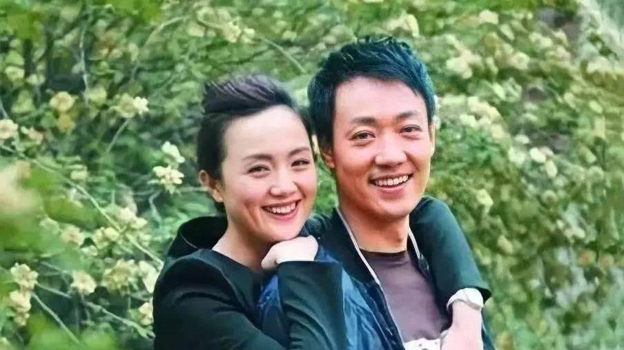 辛柏青追思朱媛媛，二人曾因家庭辞演潜伏