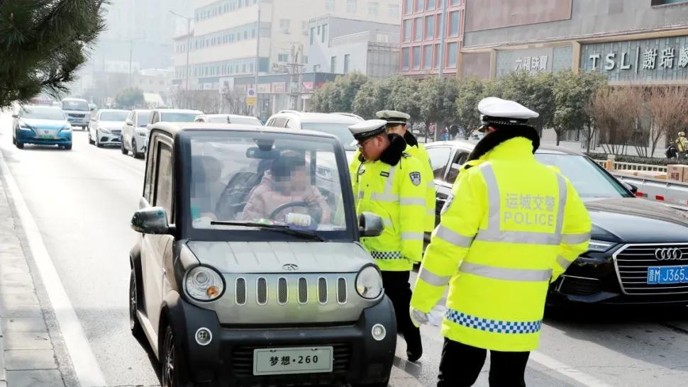 三、四轮低速电动车严查风暴起，违规车辆无处遁形