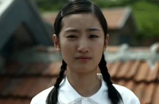 《父母爱情》：“离异带娃”的王海洋至死不知，“大龄剩女”亚菲当初和他一顿饭吃掉一个月工资，是她一箭双雕的算计！