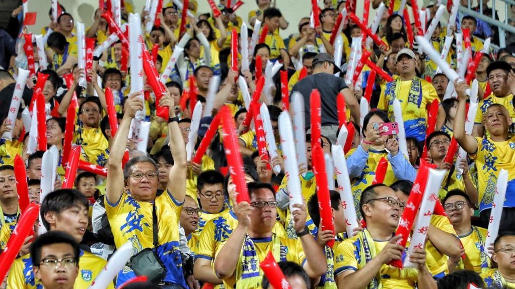 齐稷泰安惨败引不满：球迷呼吁侯指导“关直播、去训练”，会员再火不如赛场赢球
