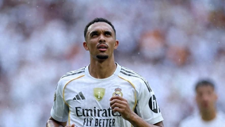 皇家马德里再遭重创：阿诺德重伤，防线雪上加霜