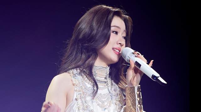 单依纯直面成长争议：音乐如流动的水，感受就是唯一标准