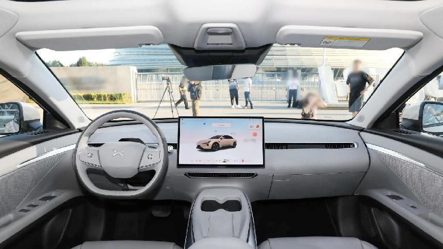 11.98万起售，气场不输凯美瑞，小鹏MONA M03在售车型怎么选？