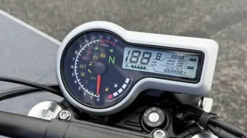 张雪500F四缸复古街车大变身？怎么越改，“本田味”越浓呢？