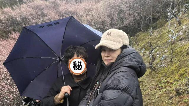 赵薇隐退后生活低调，陪伴家人成重心